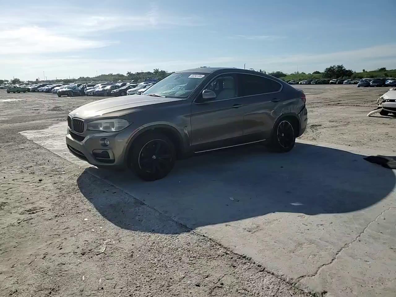 Фото: 5UXKU0C57H0F99738