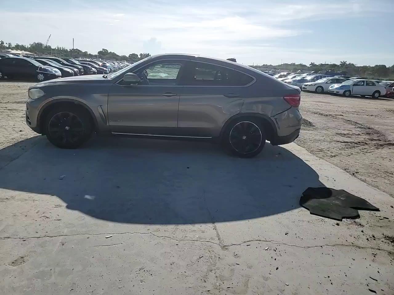 Фото: 5UXKU0C57H0F99738