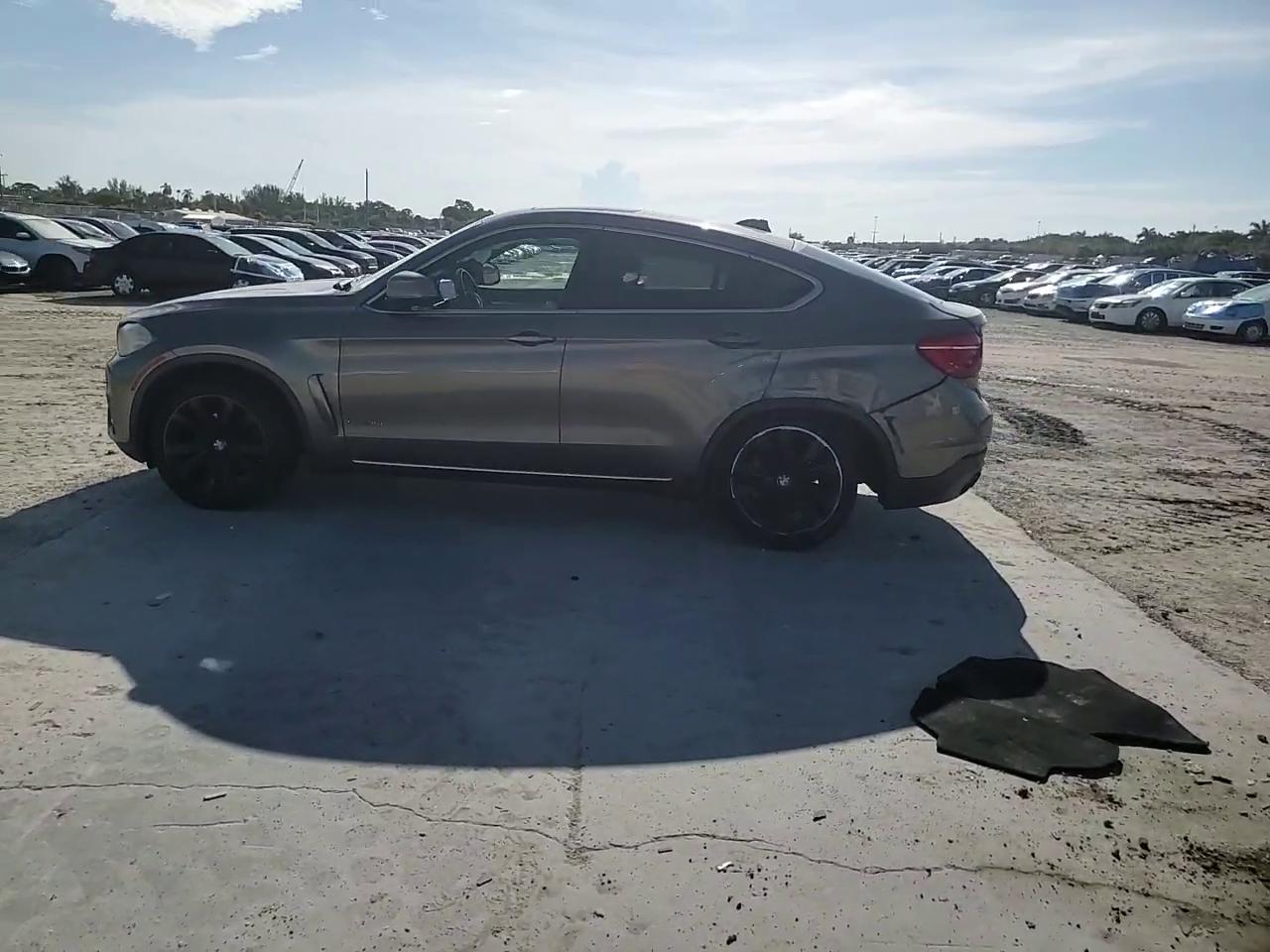 Фото: 5UXKU0C57H0F99738