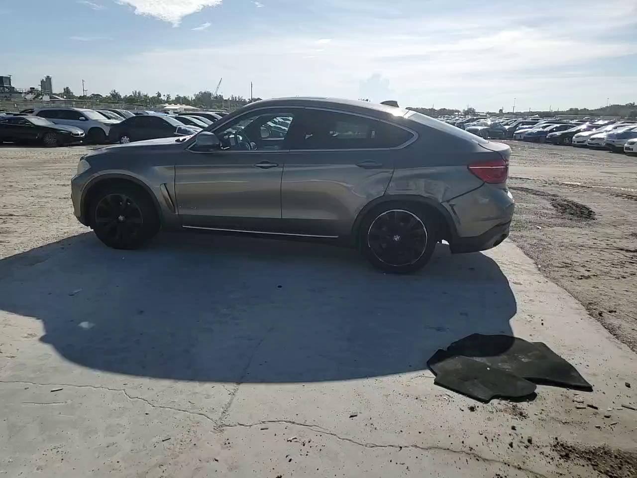 Фото: 5UXKU0C57H0F99738