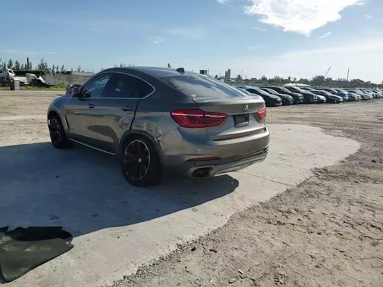 Фото: 5UXKU0C57H0F99738