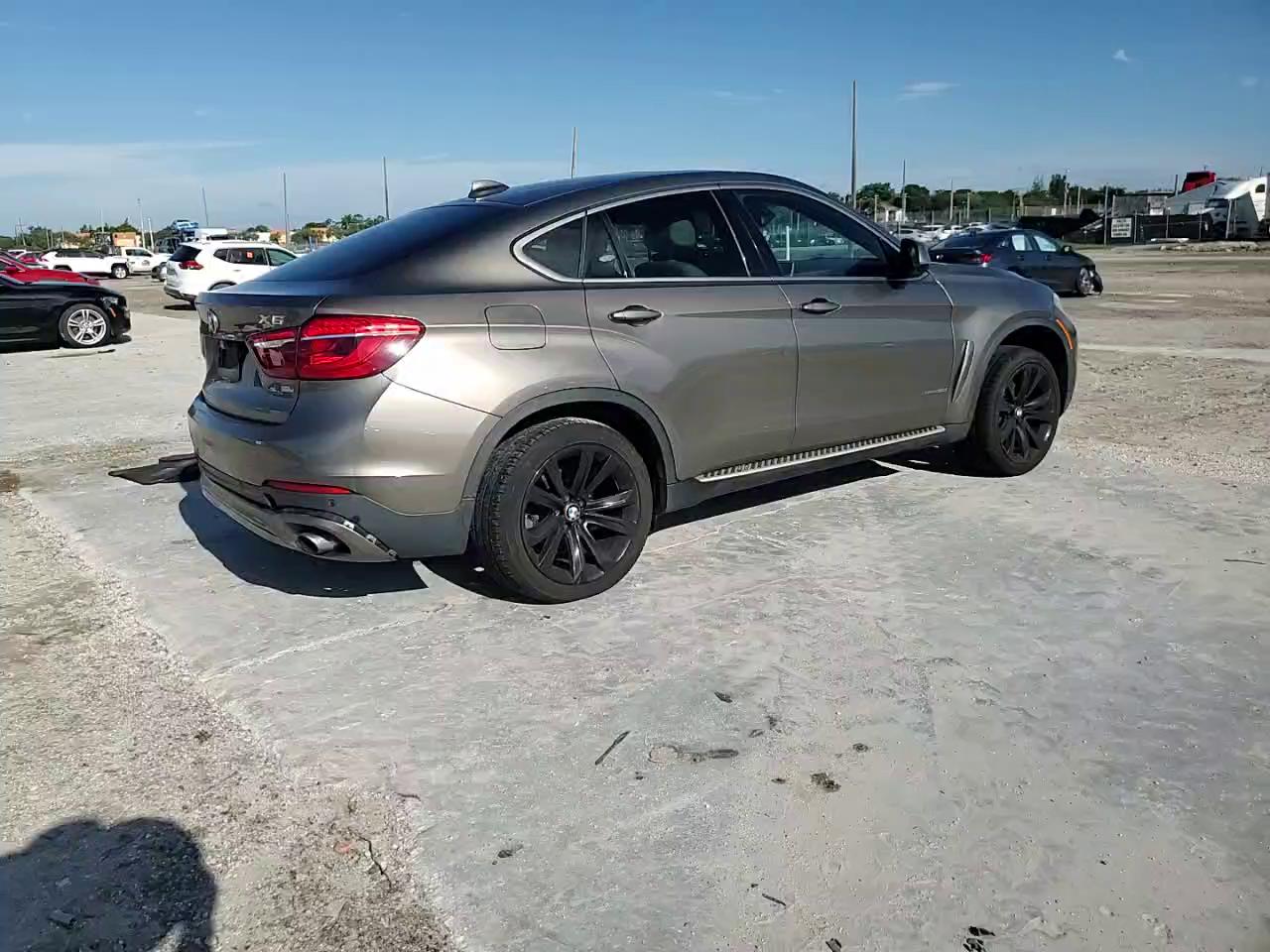 Фото: 5UXKU0C57H0F99738