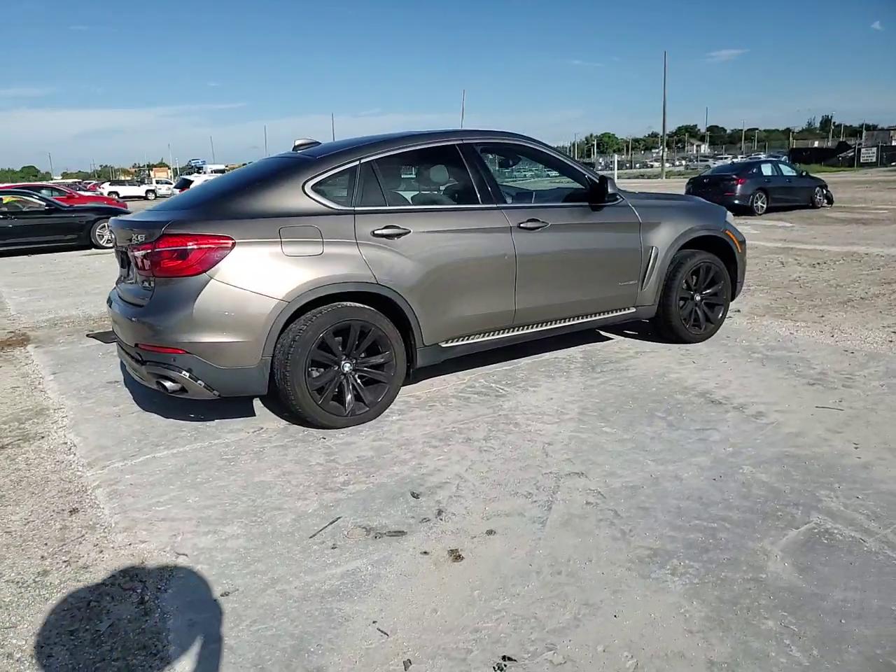 Фото: 5UXKU0C57H0F99738