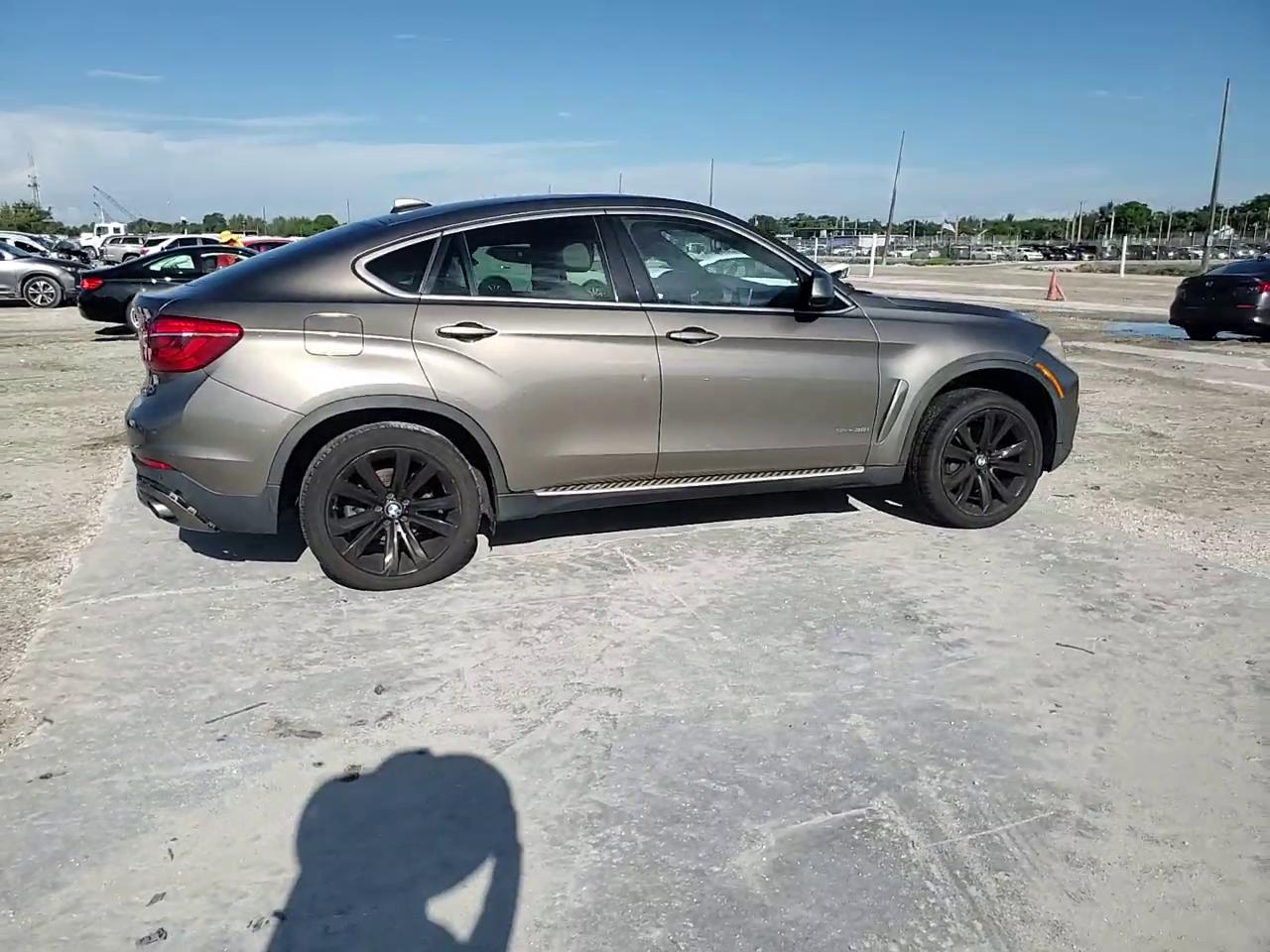 Фото: 5UXKU0C57H0F99738