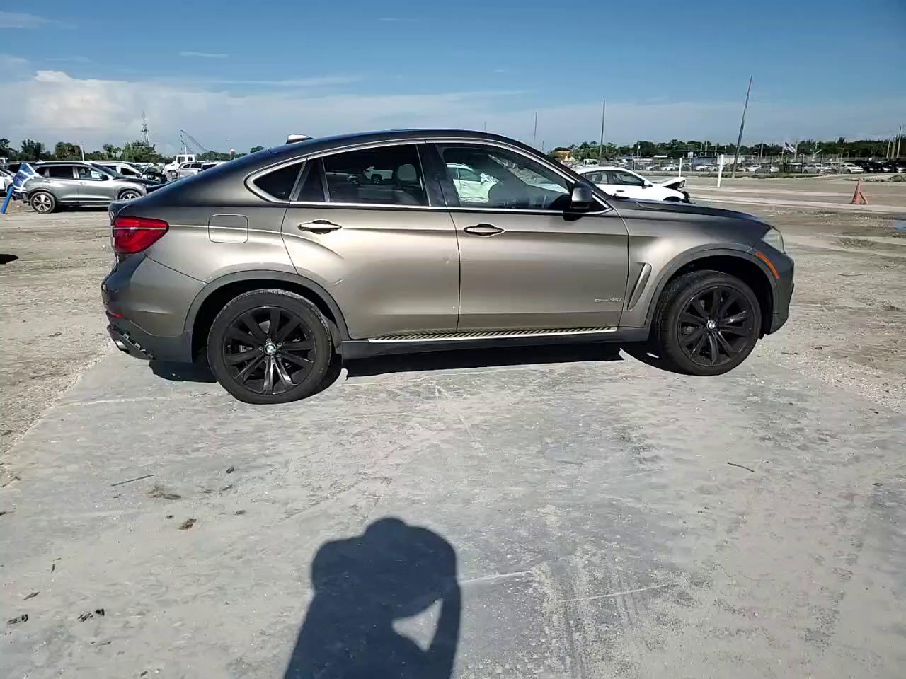 Фото: 5UXKU0C57H0F99738