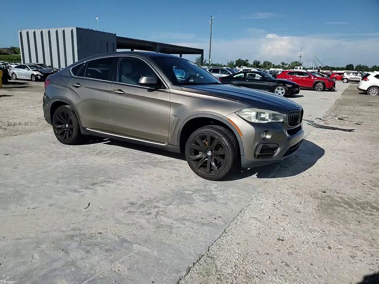 Фото: 5UXKU0C57H0F99738