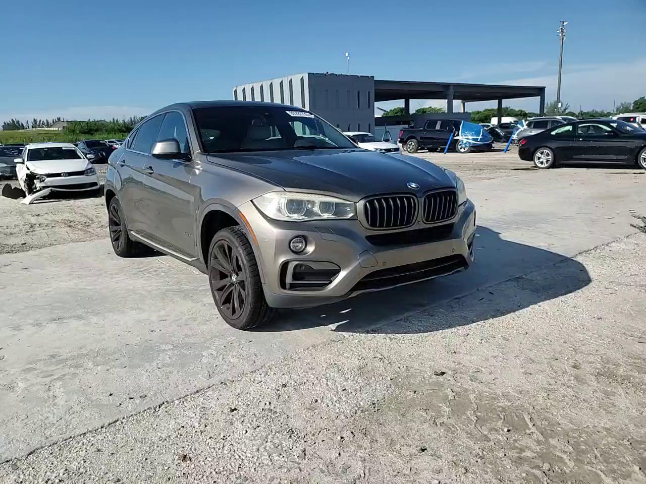 Фото: 5UXKU0C57H0F99738