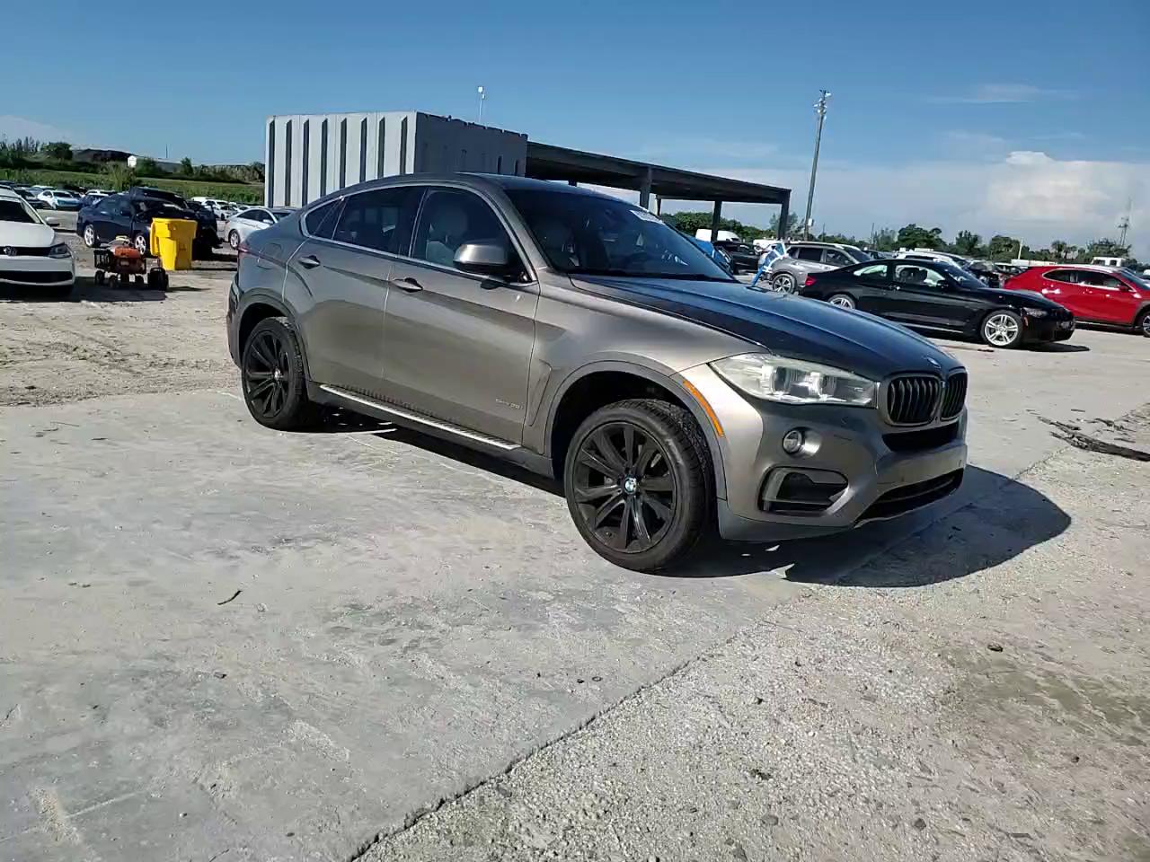 Фото: 5UXKU0C57H0F99738