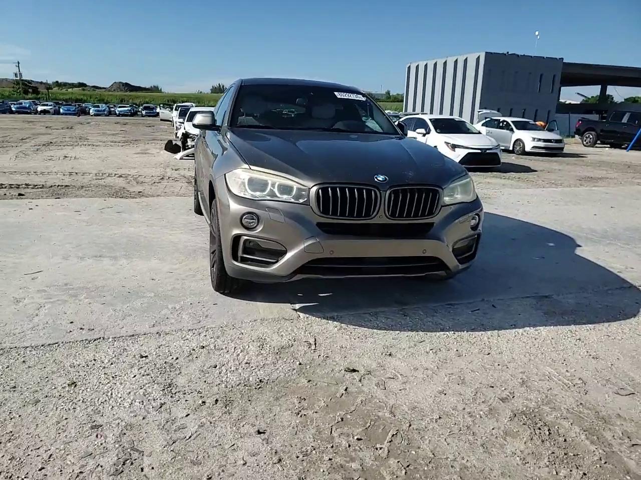 Фото: 5UXKU0C57H0F99738