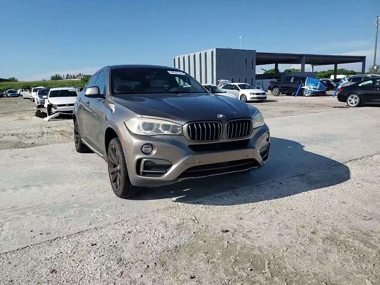 Фото: 5UXKU0C57H0F99738