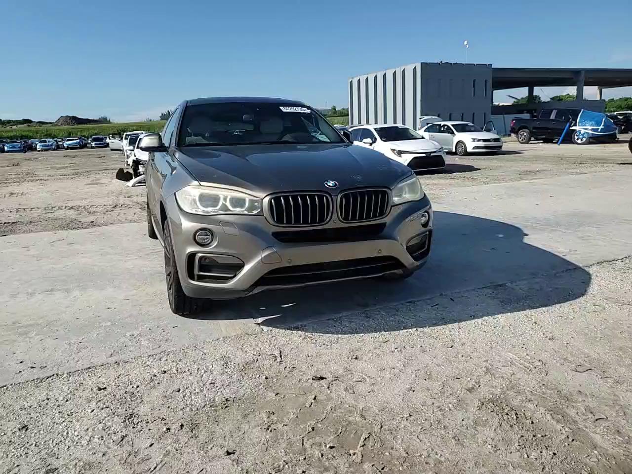 Фото: 5UXKU0C57H0F99738