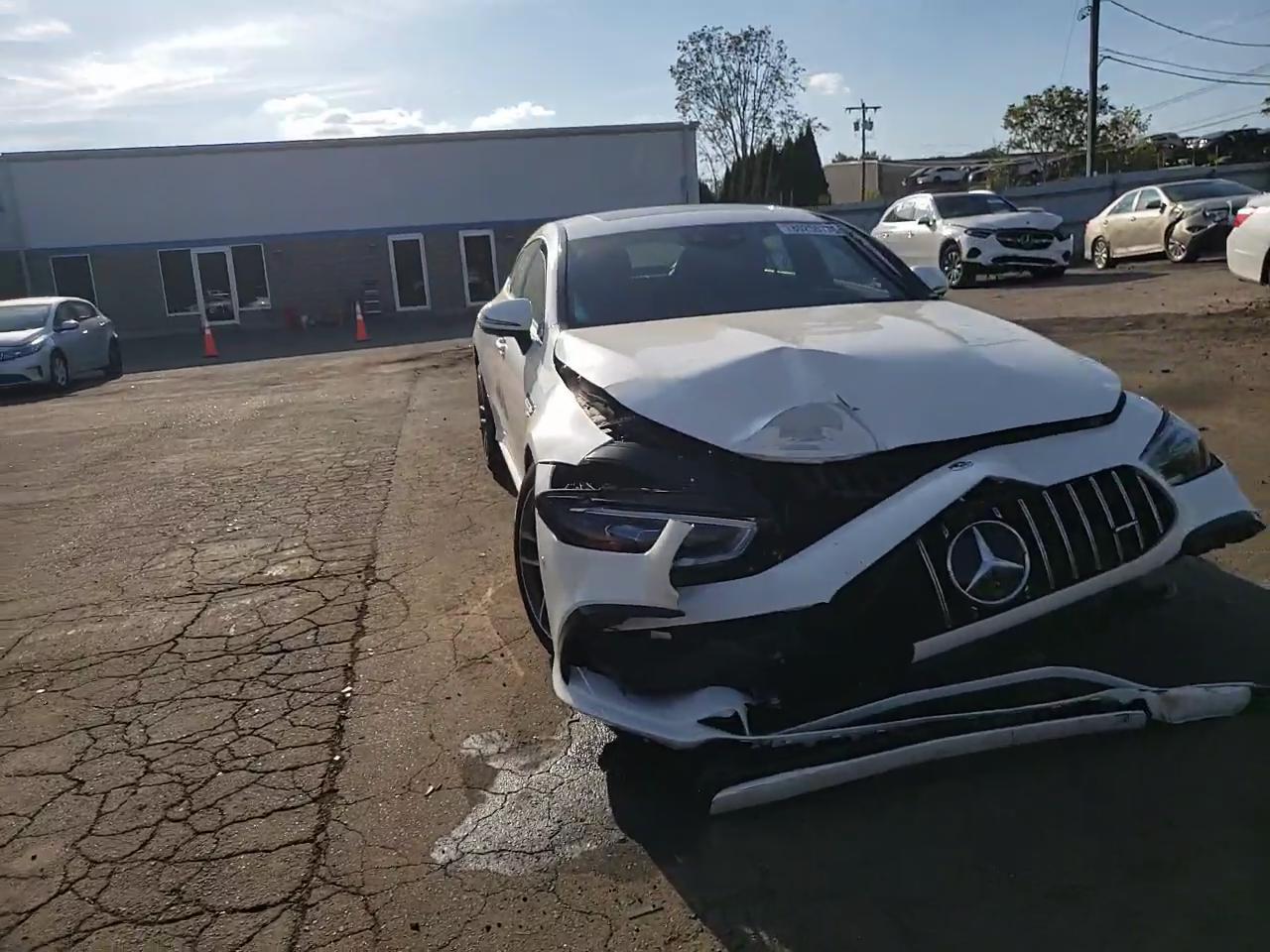 Фото: W1K7X5KB7NA045904