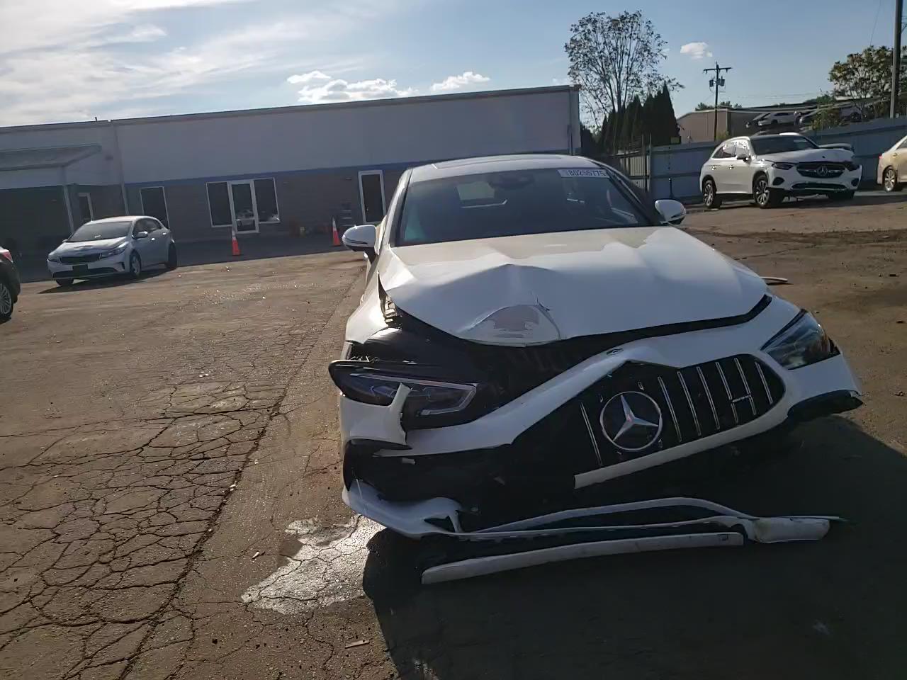 Фото: W1K7X5KB7NA045904