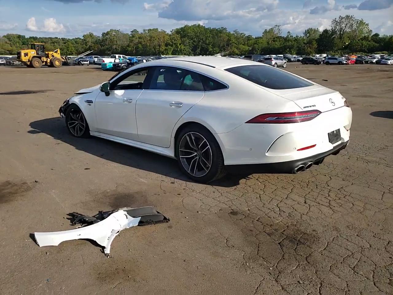 Фото: W1K7X5KB7NA045904