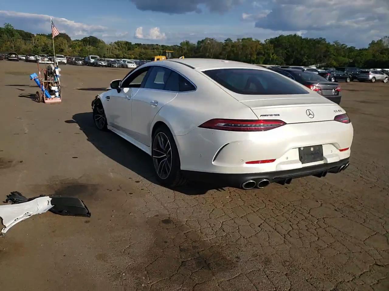 Фото: W1K7X5KB7NA045904