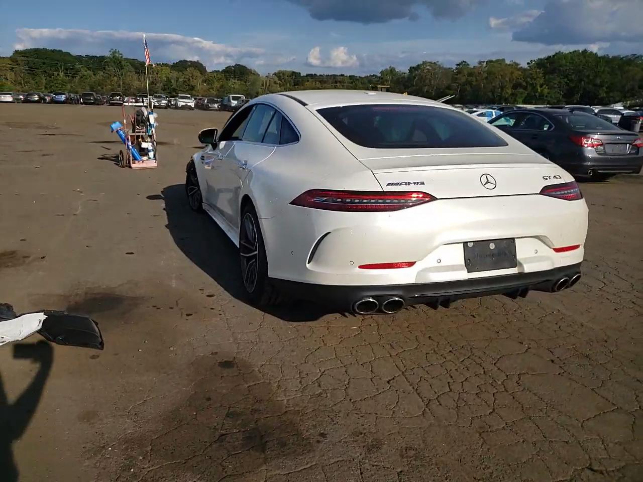 Фото: W1K7X5KB7NA045904