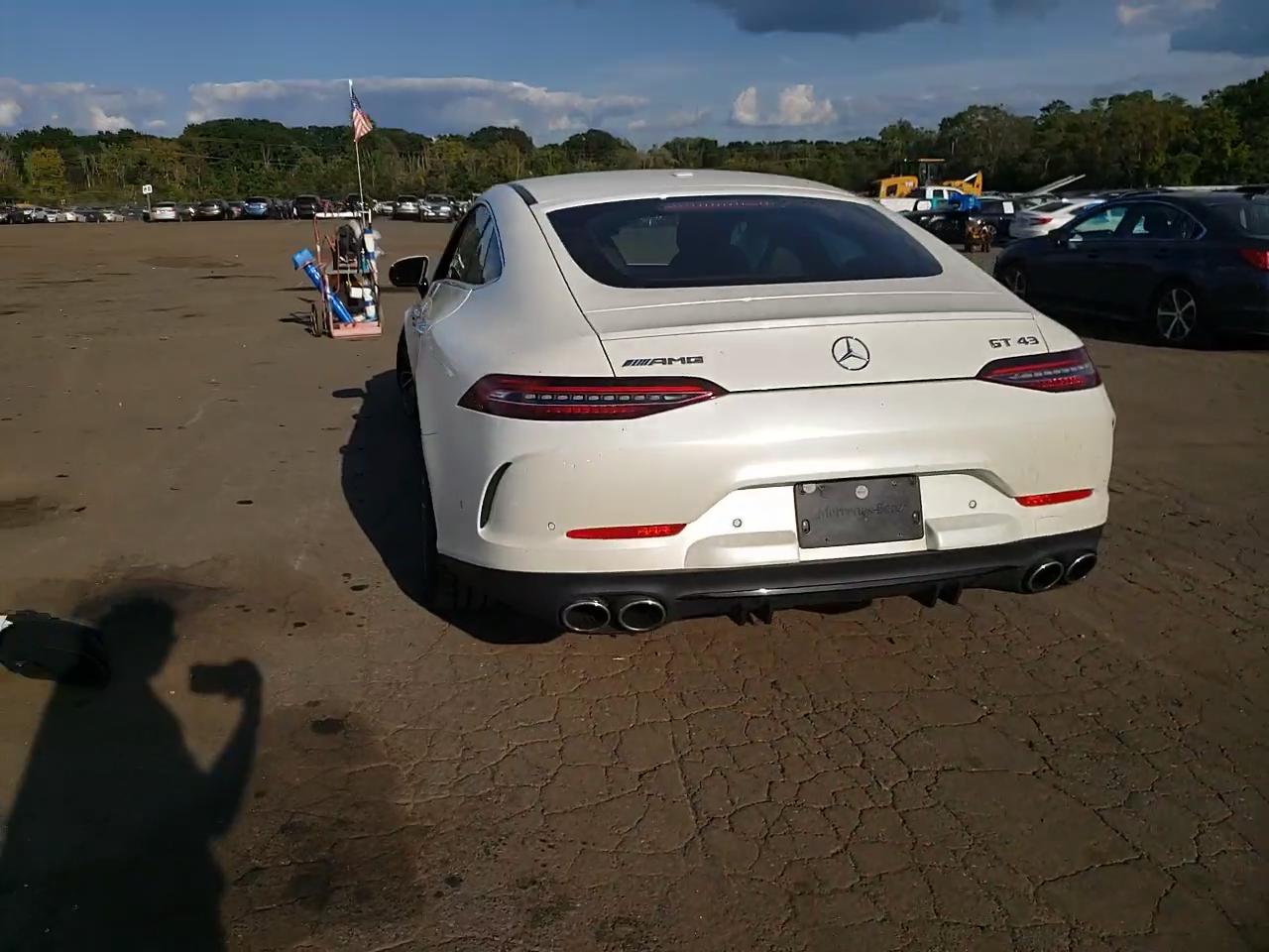 Фото: W1K7X5KB7NA045904