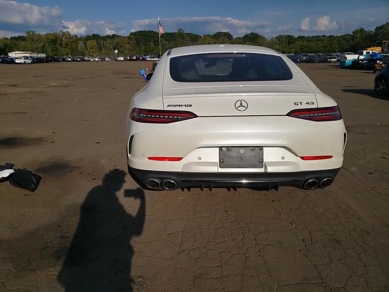 Фото: W1K7X5KB7NA045904