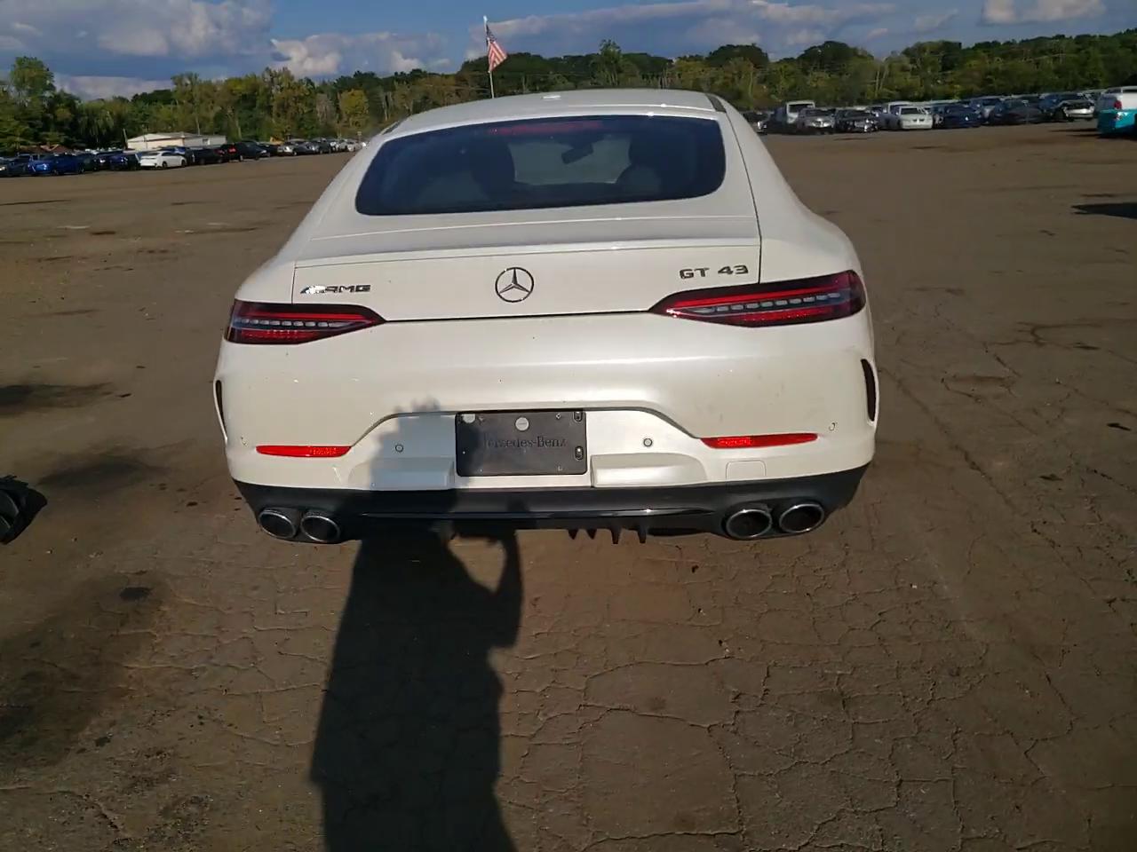 Фото: W1K7X5KB7NA045904