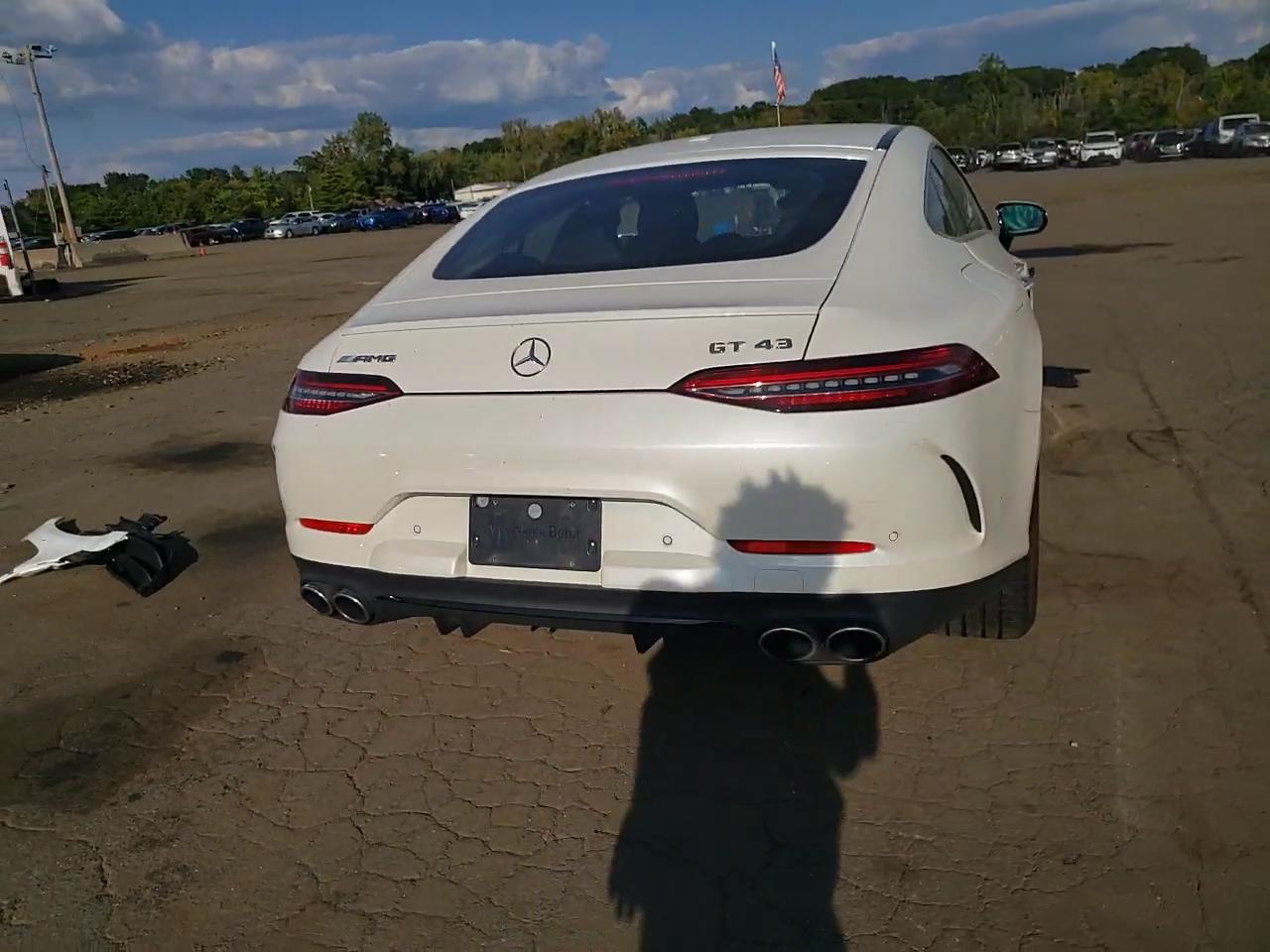 Фото: W1K7X5KB7NA045904