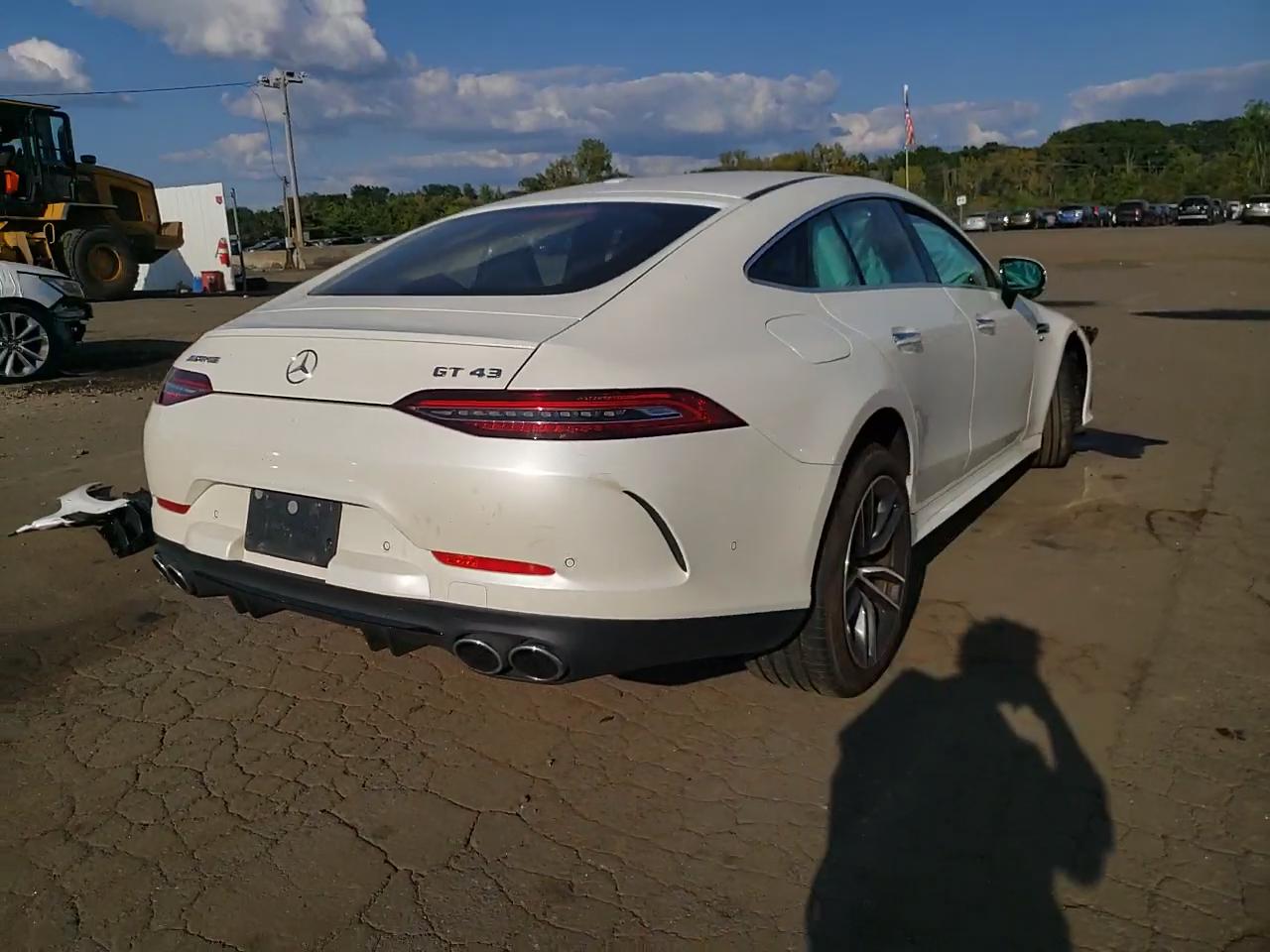 Фото: W1K7X5KB7NA045904