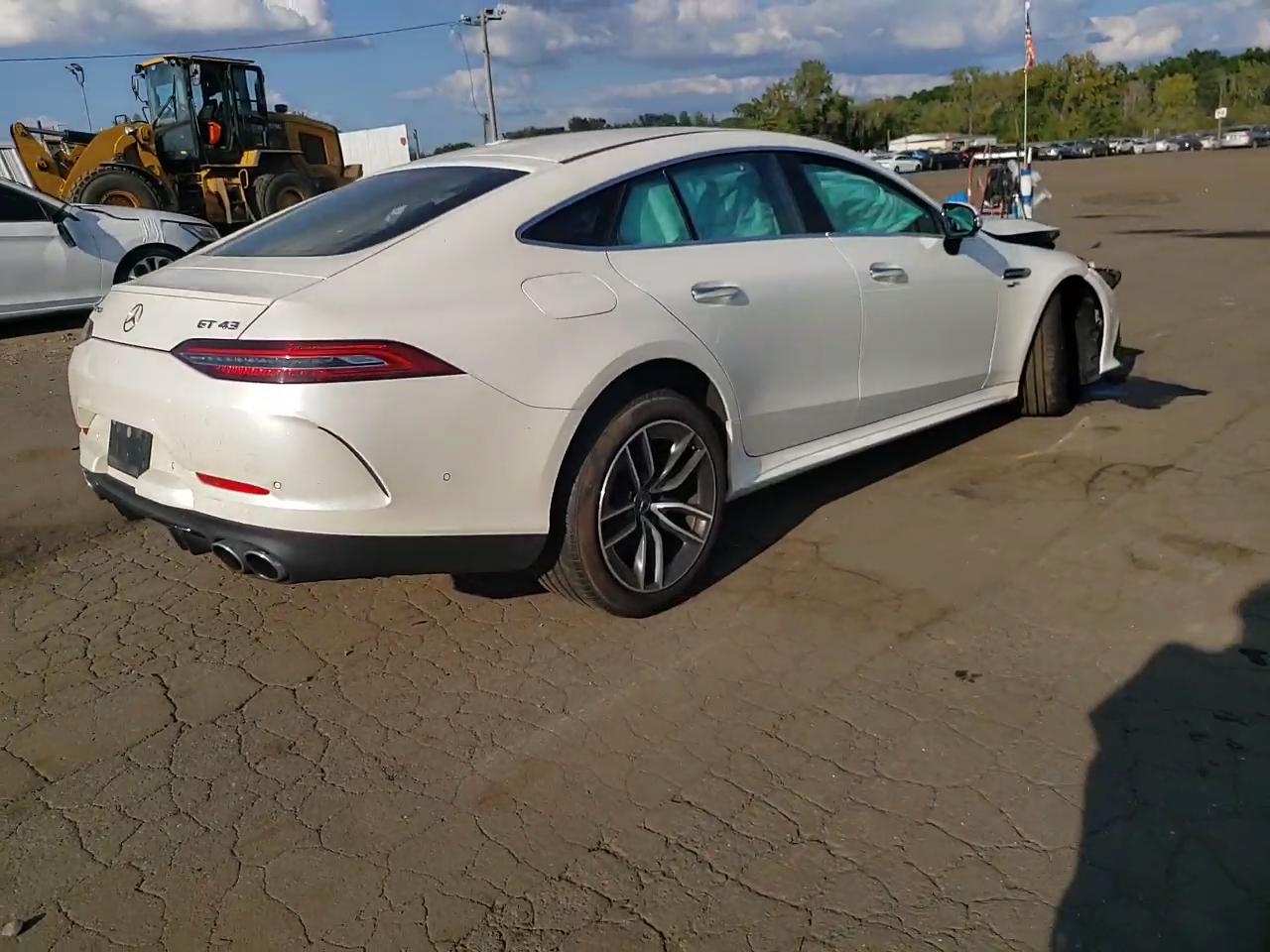 Фото: W1K7X5KB7NA045904