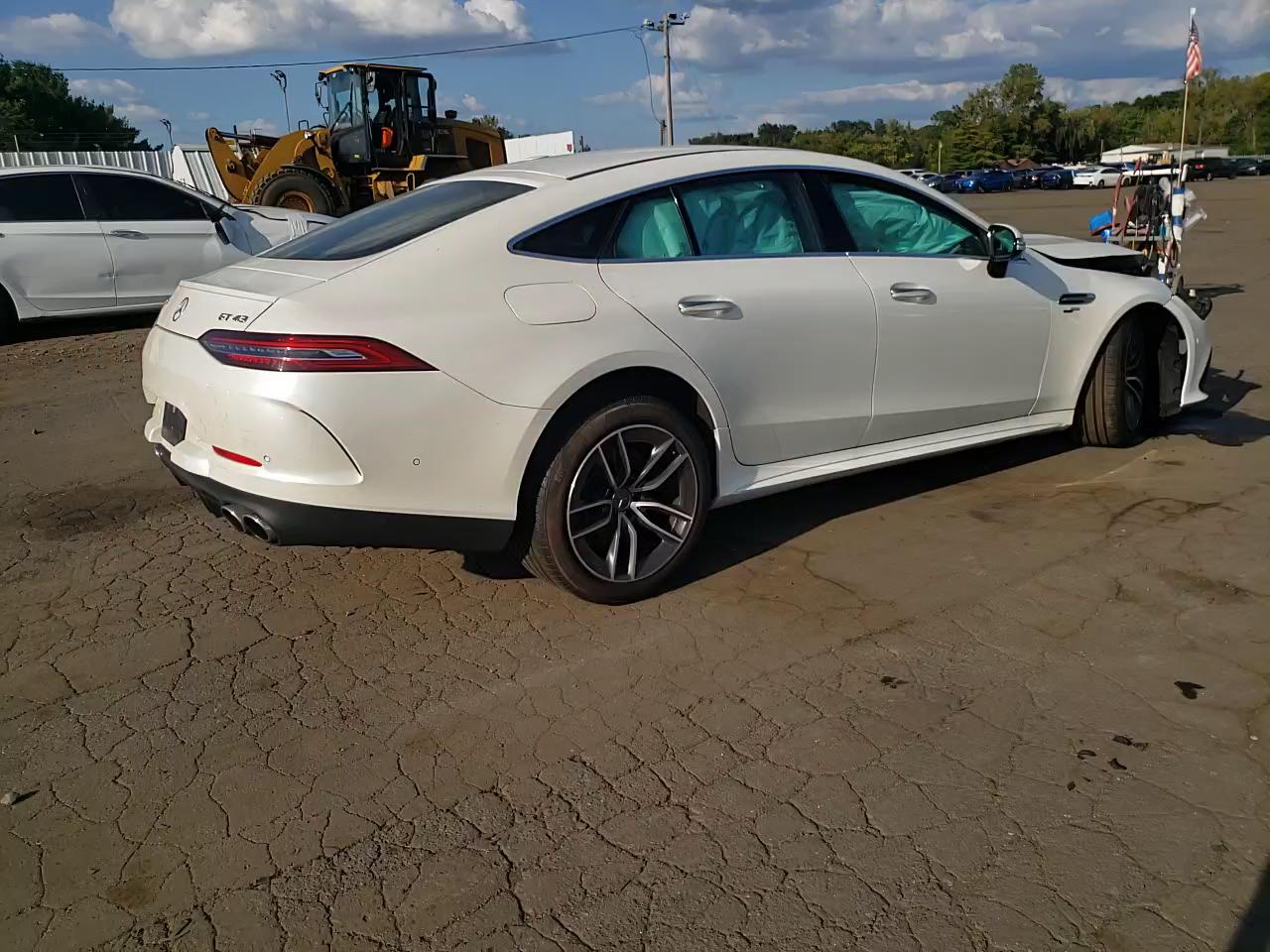 Фото: W1K7X5KB7NA045904