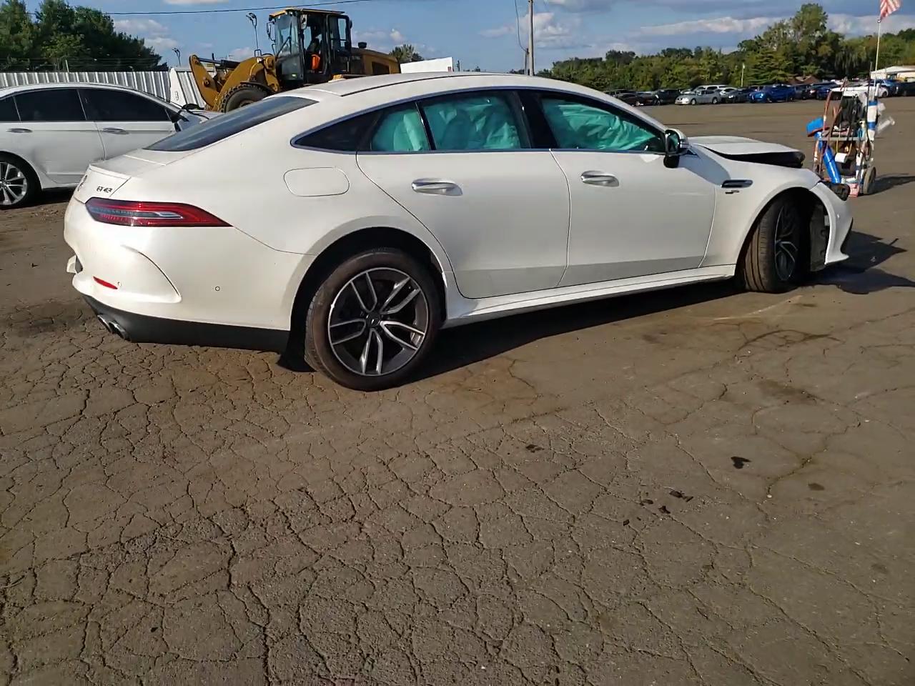 Фото: W1K7X5KB7NA045904