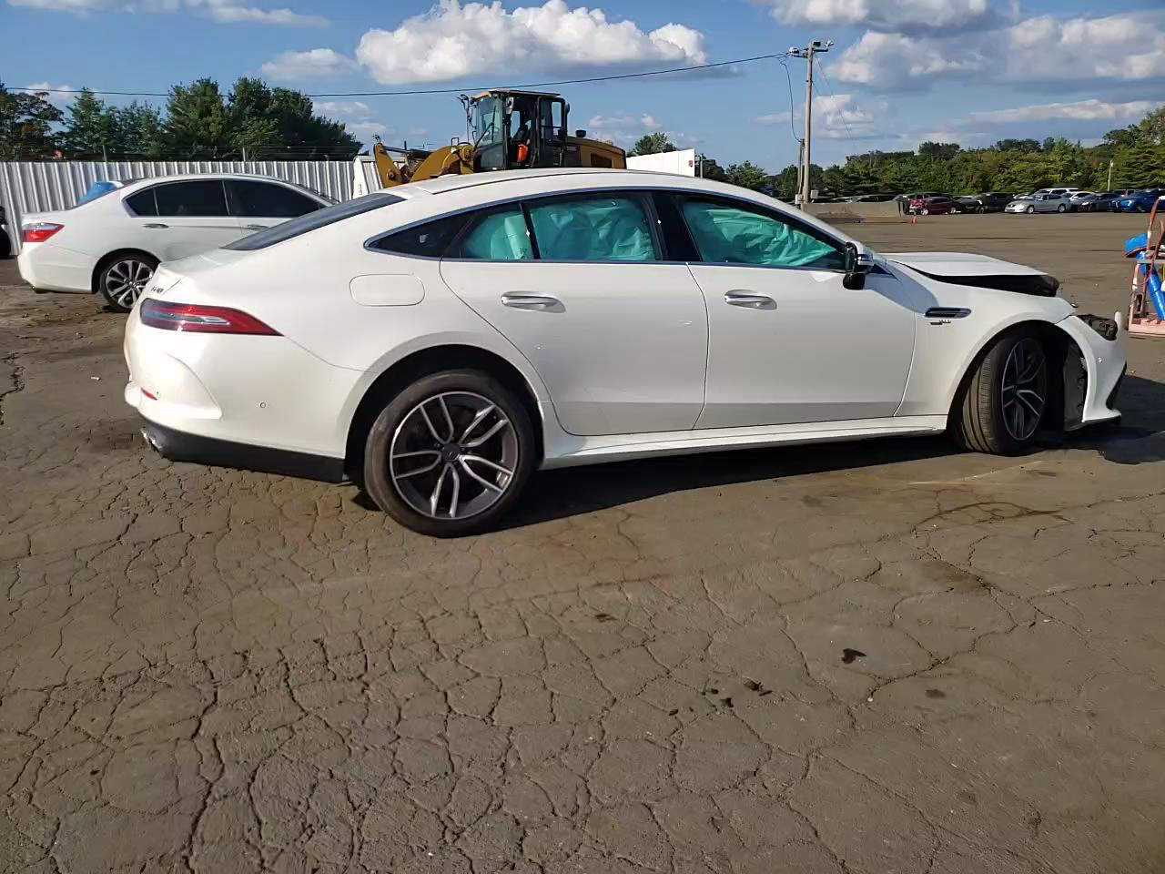 Фото: W1K7X5KB7NA045904