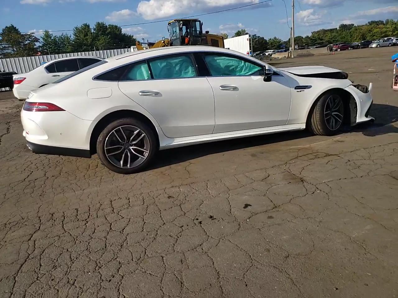 Фото: W1K7X5KB7NA045904