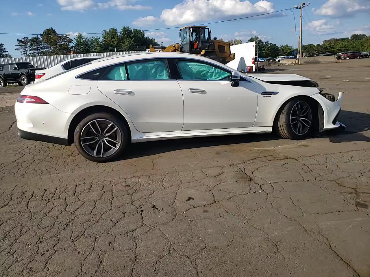 Фото: W1K7X5KB7NA045904