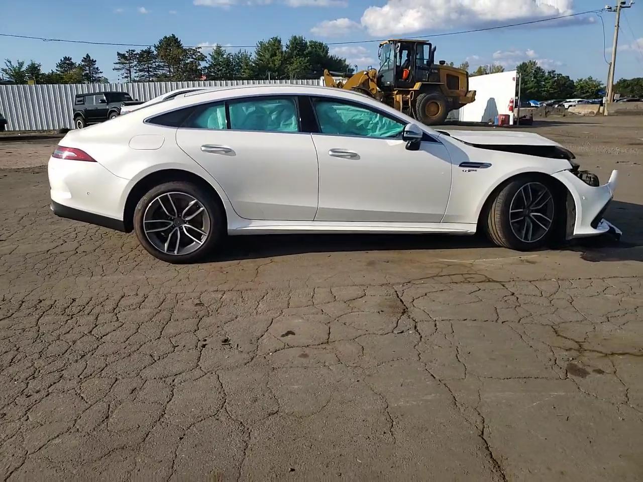 Фото: W1K7X5KB7NA045904