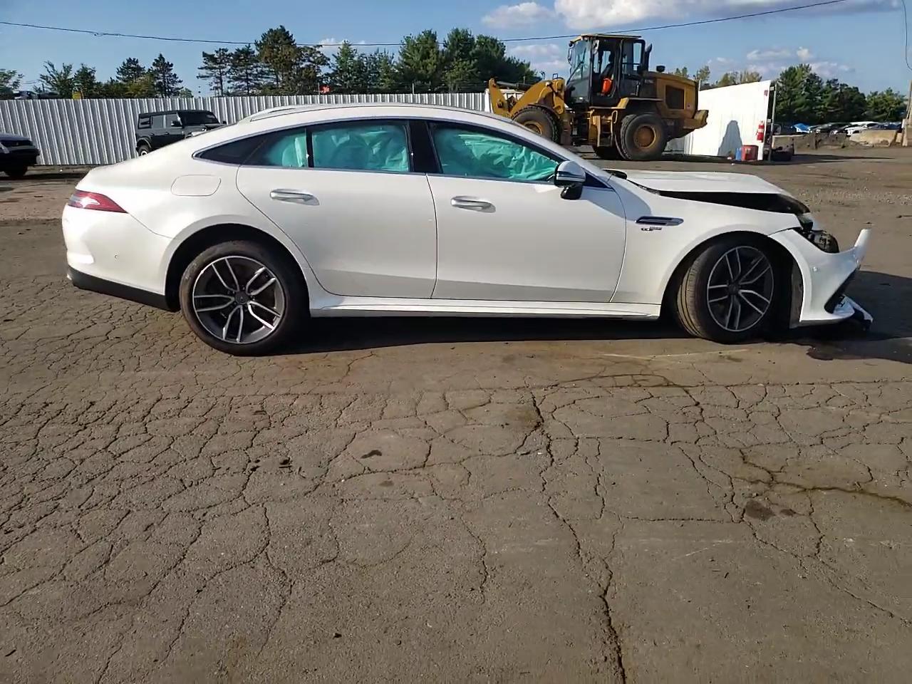 Фото: W1K7X5KB7NA045904