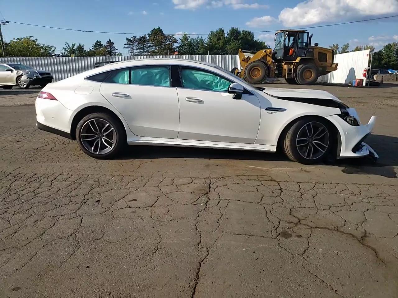 Фото: W1K7X5KB7NA045904