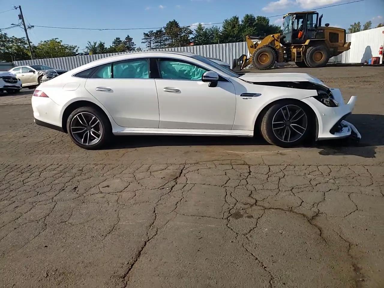 Фото: W1K7X5KB7NA045904