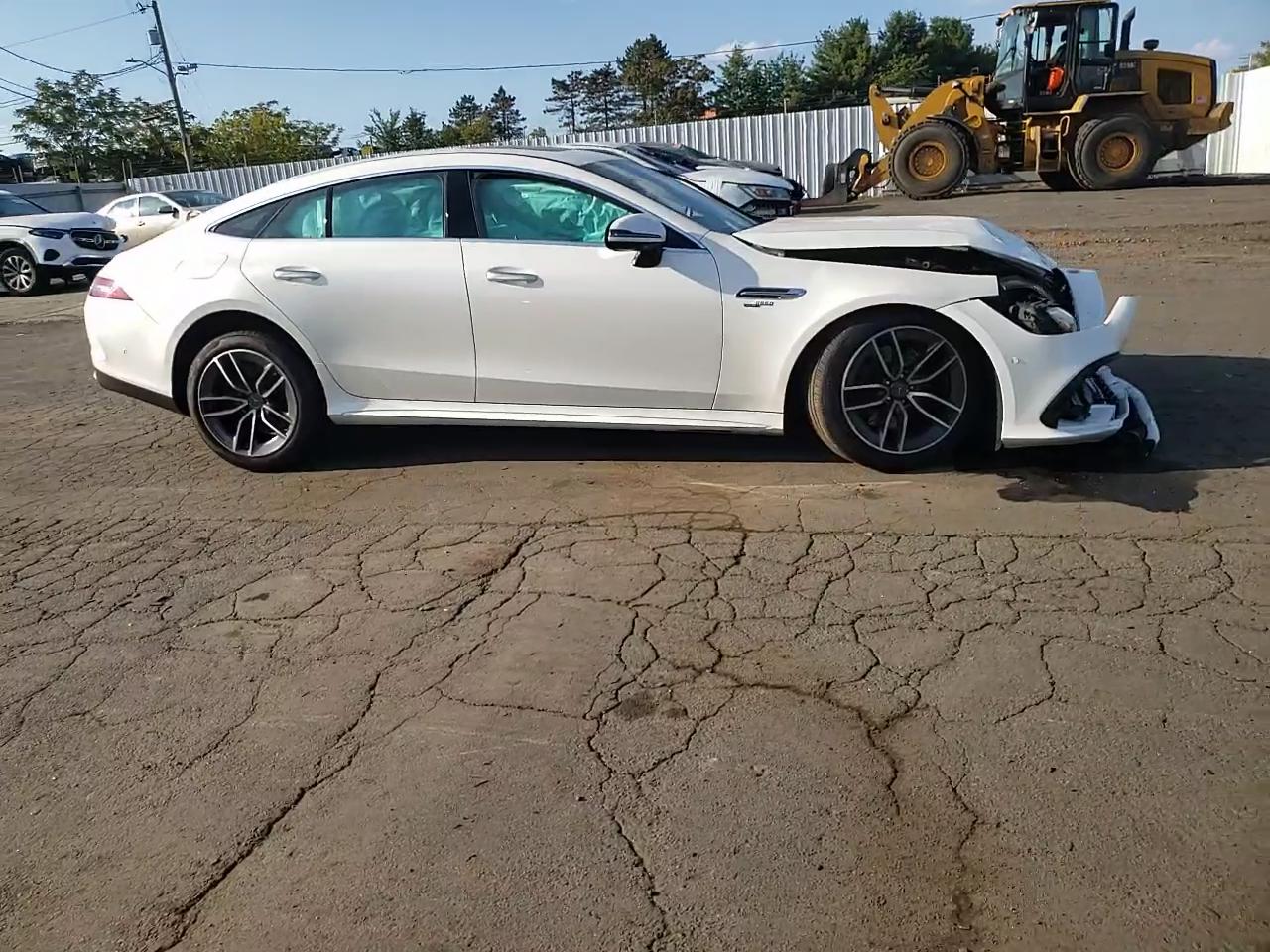 Фото: W1K7X5KB7NA045904