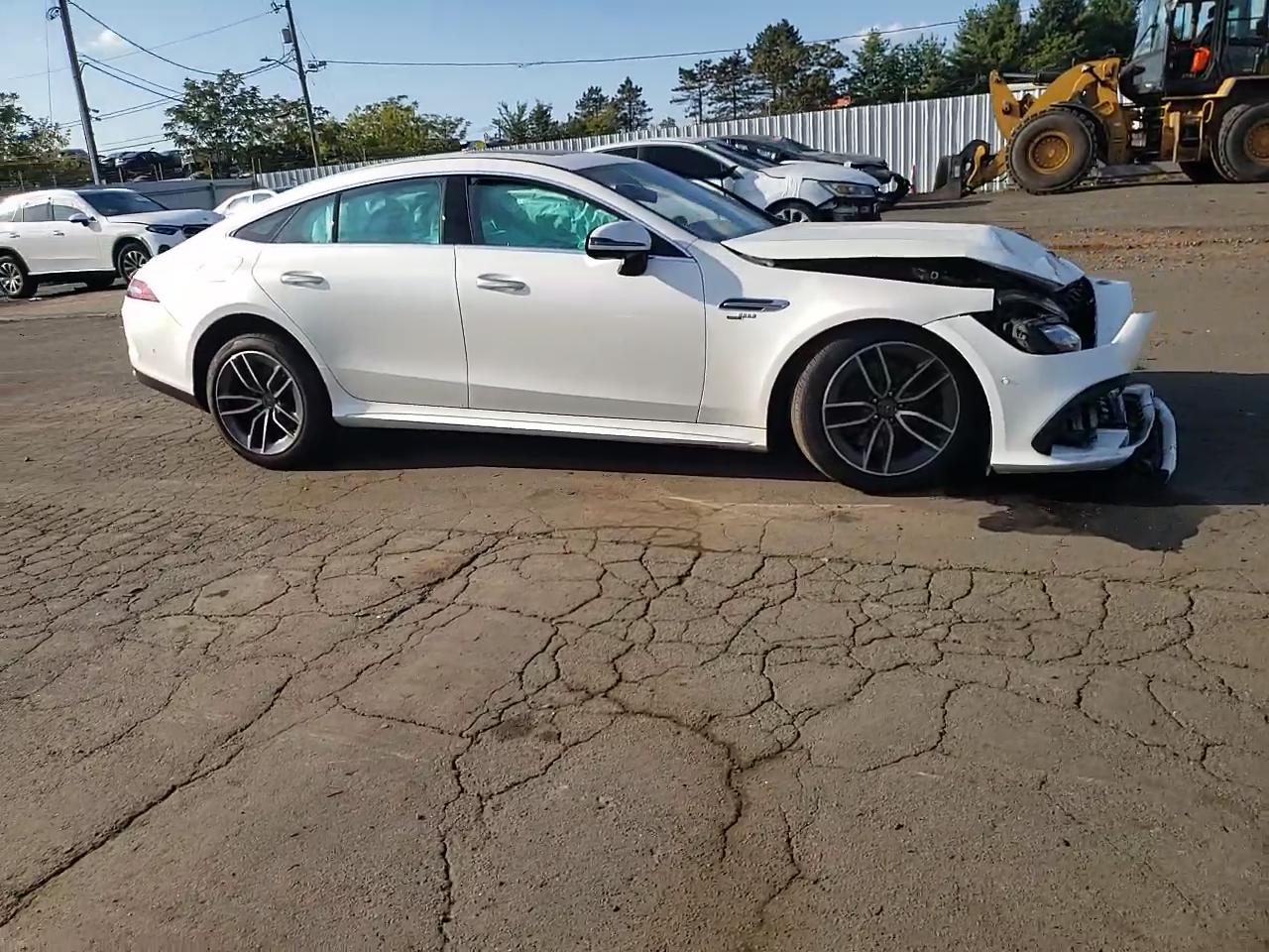 Фото: W1K7X5KB7NA045904