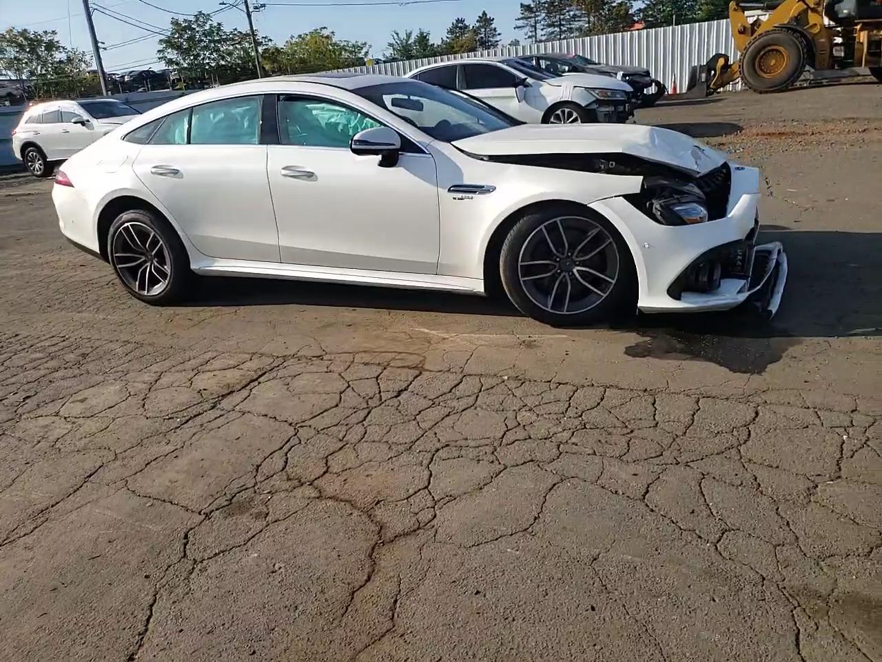 Фото: W1K7X5KB7NA045904