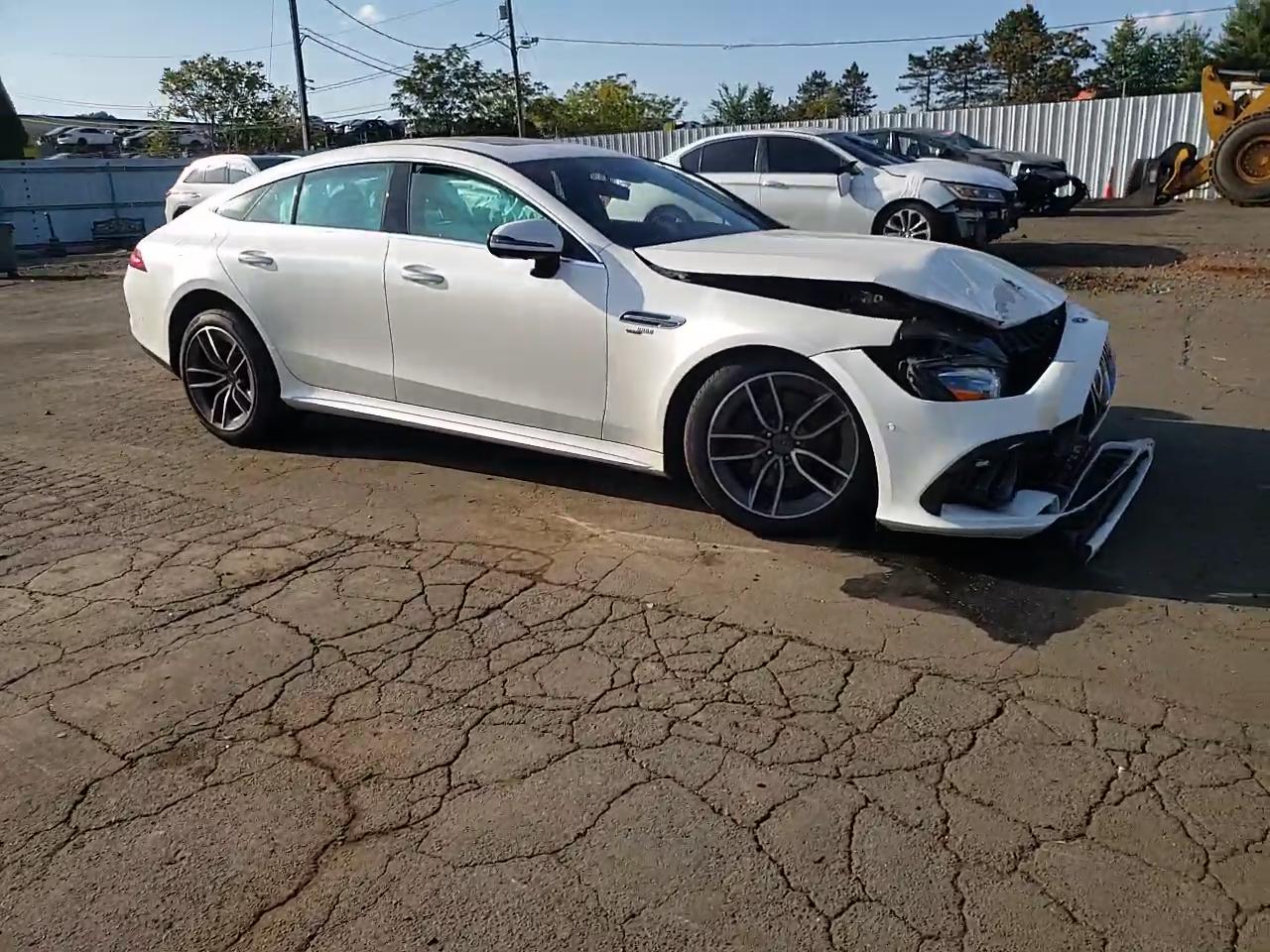 Фото: W1K7X5KB7NA045904