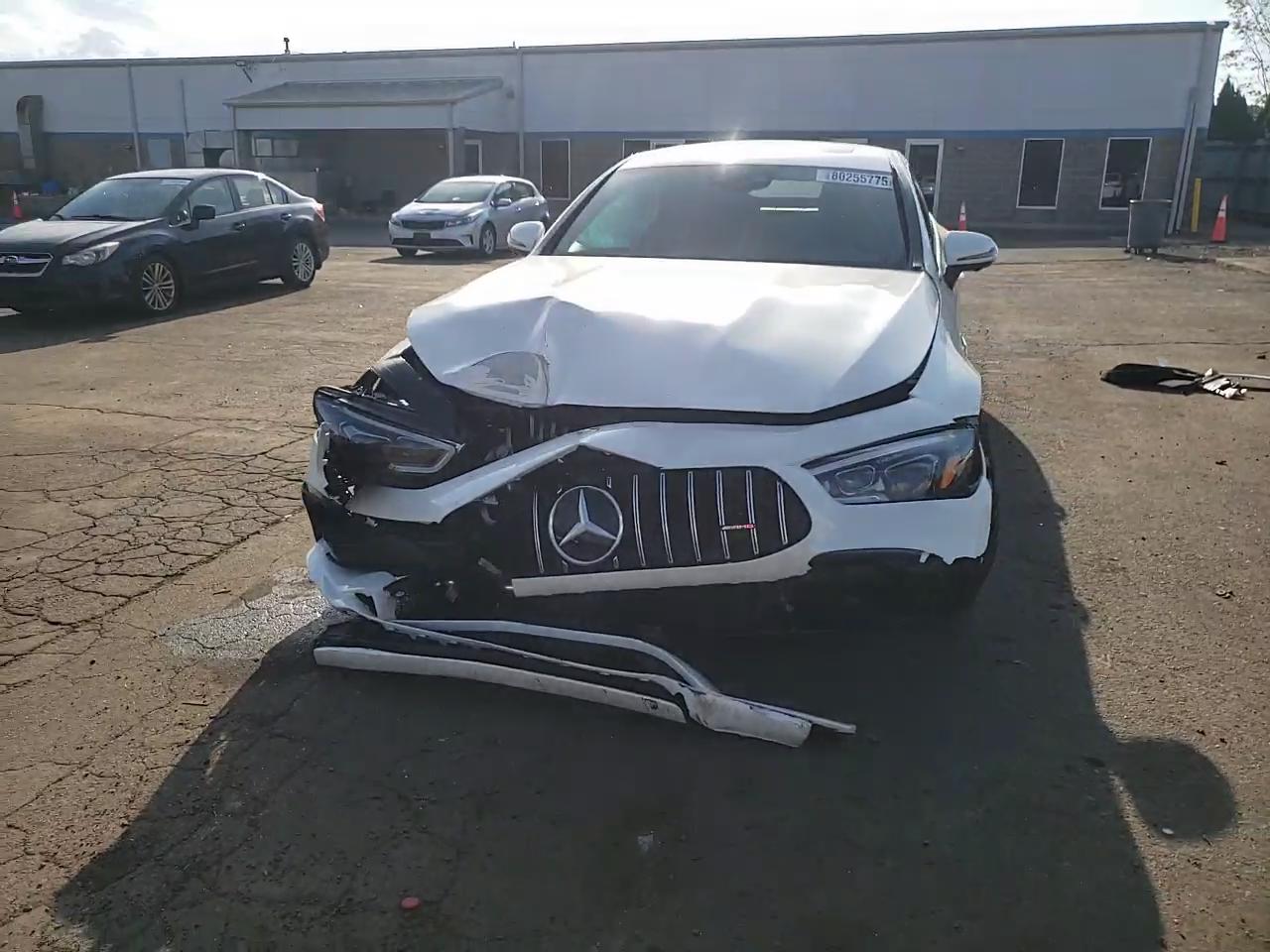 Фото: W1K7X5KB7NA045904