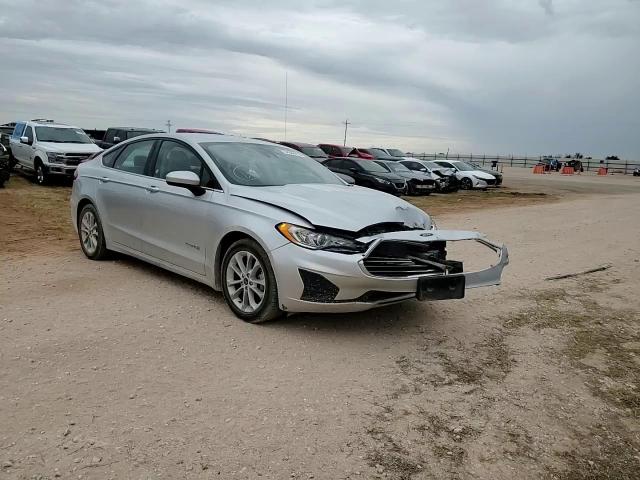 2019 Ford Fusion Se VIN: 3FA6P0LUXKR256613 Lot: 84398415