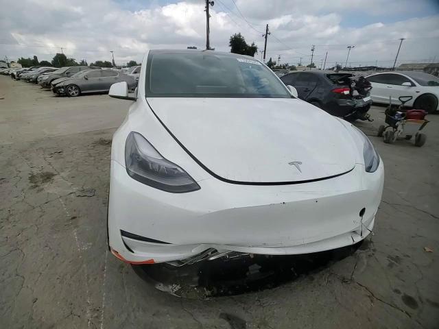 2024 Tesla Model Y VIN: 7SAYGDEE9RF182535 Lot: 71564535