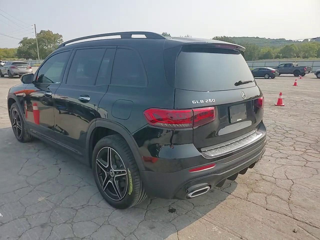 Фото: W1N4M4GBXPW334976