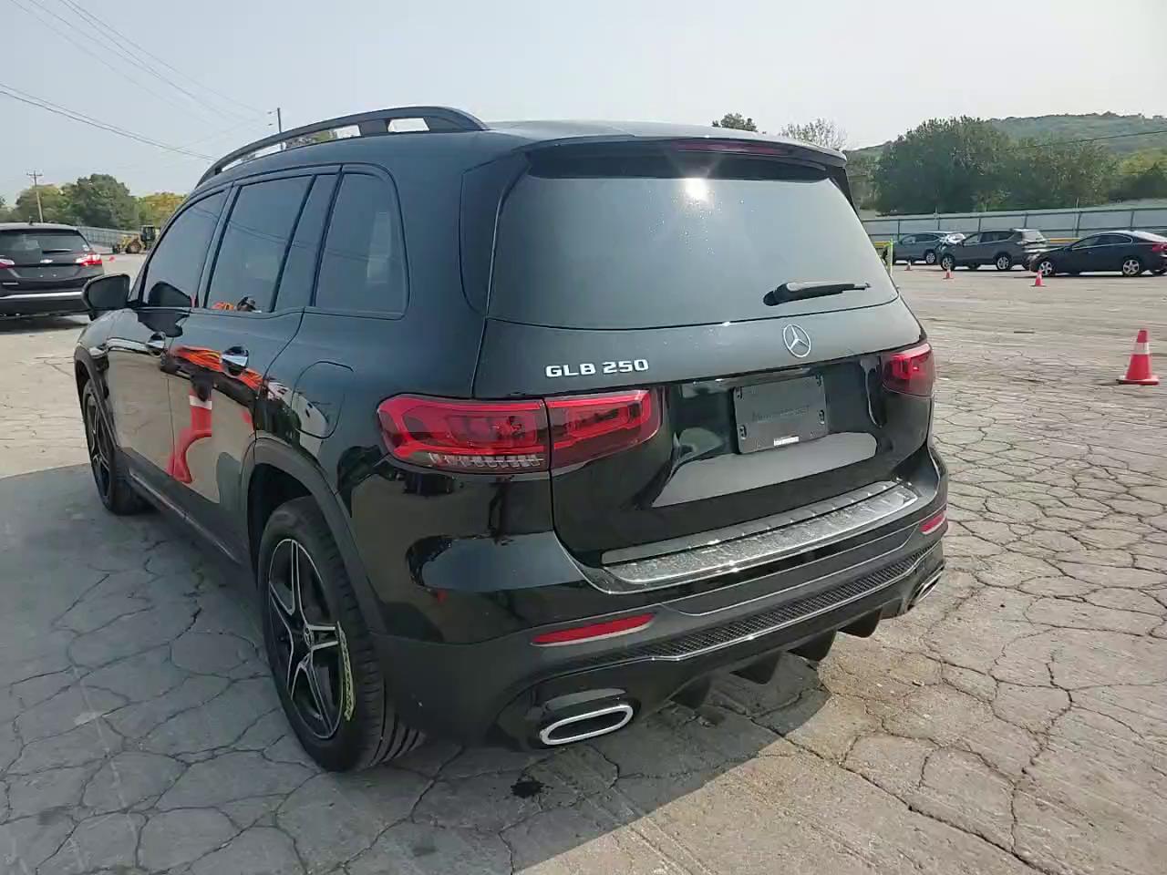 Фото: W1N4M4GBXPW334976