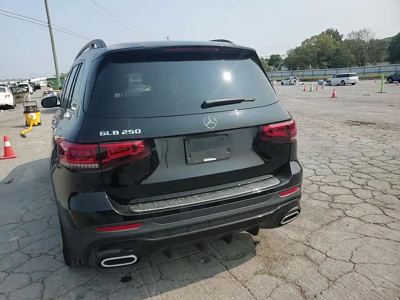 Фото: W1N4M4GBXPW334976