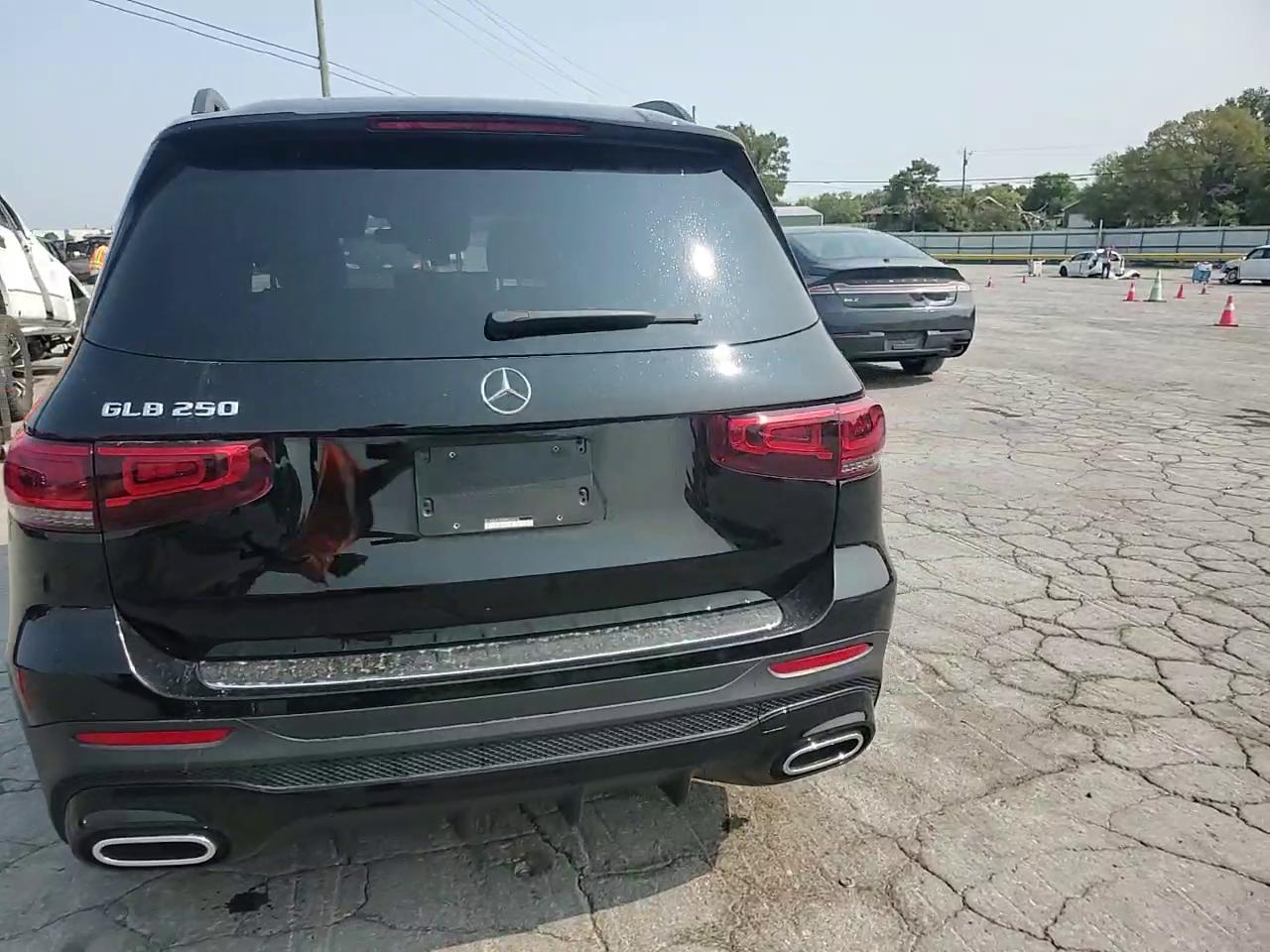 Фото: W1N4M4GBXPW334976