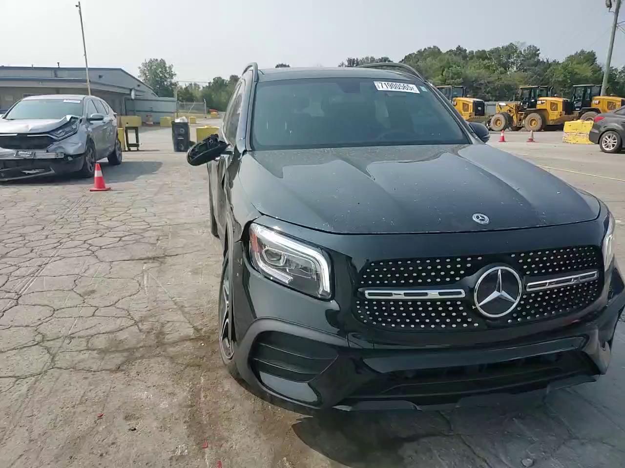 Фото: W1N4M4GBXPW334976