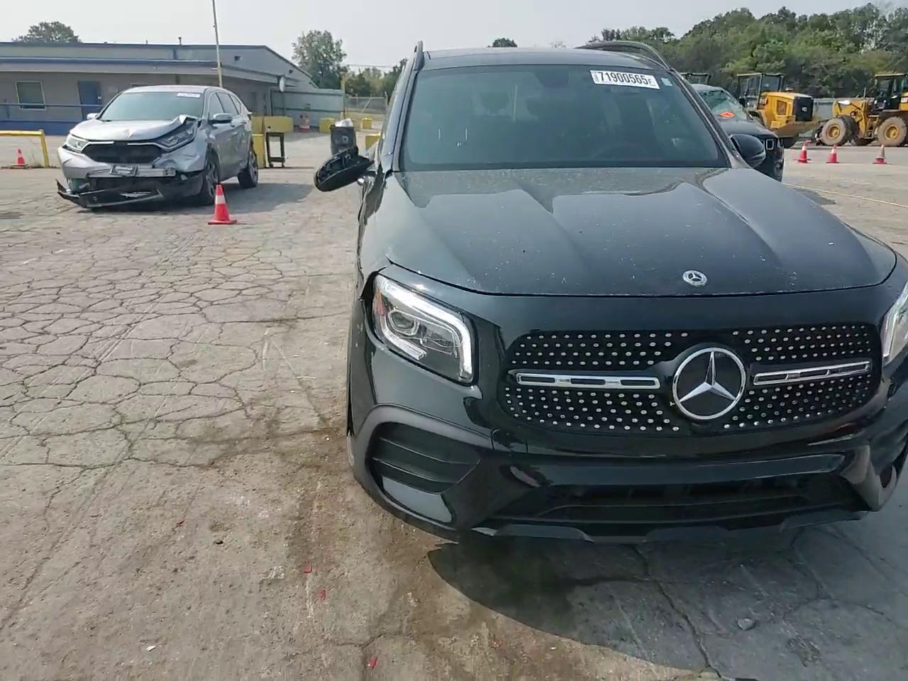 Фото: W1N4M4GBXPW334976