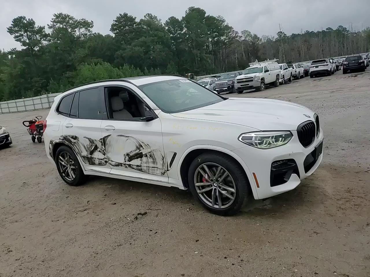 Фото: 5UXTY9C05M9F33261