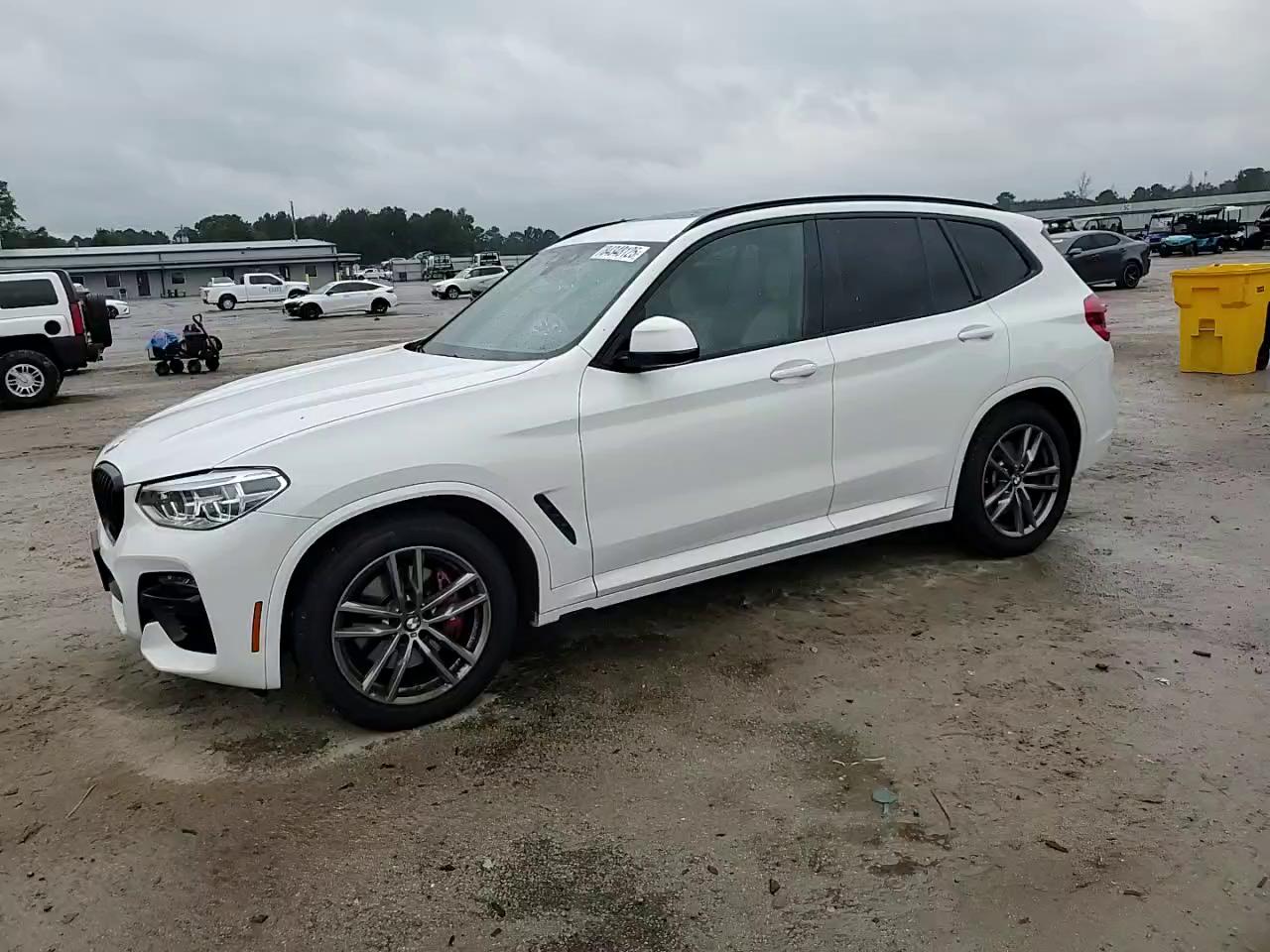 Фото: 5UXTY9C05M9F33261